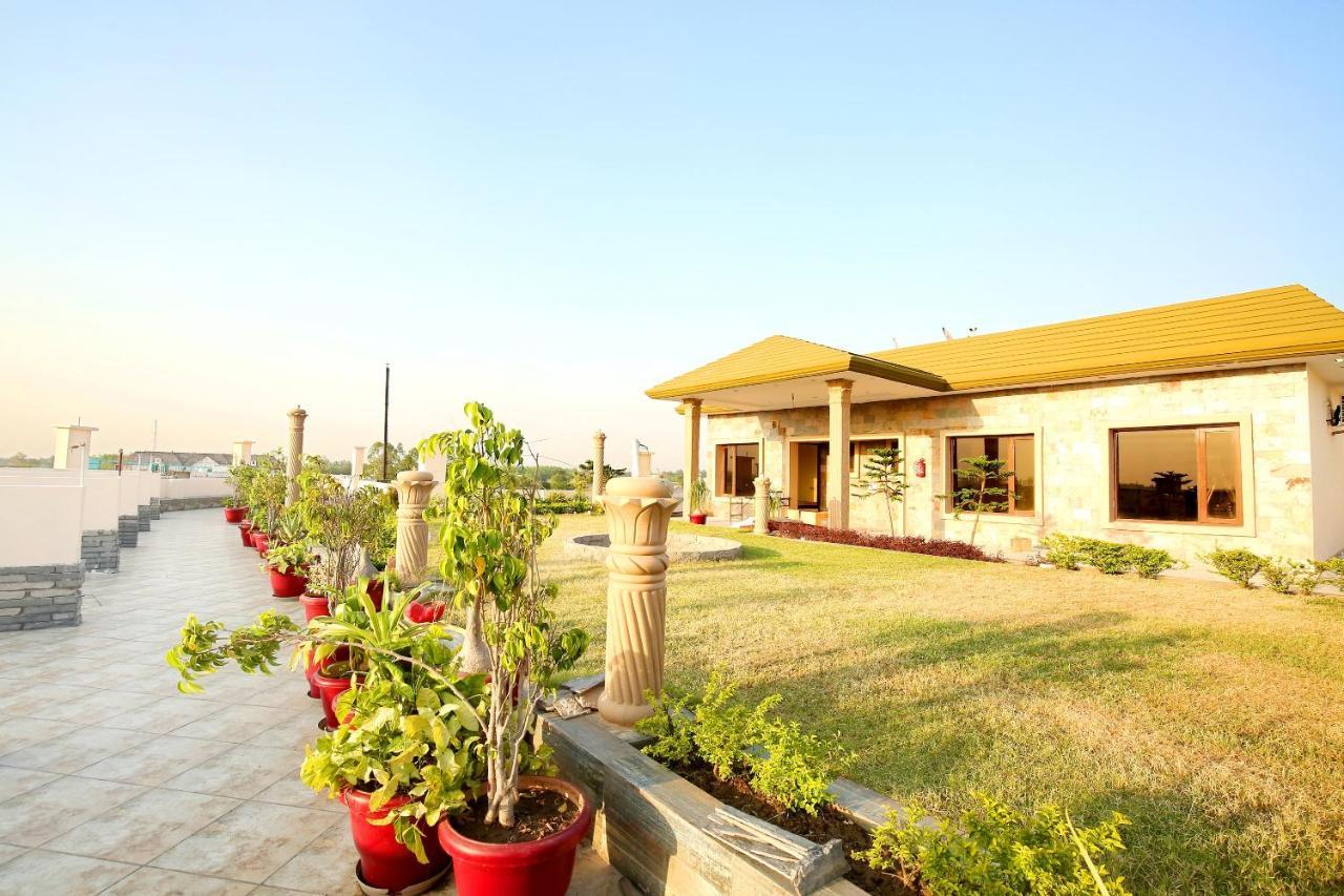 โอโย 36262 อรมาน รีสอร์ต Hotel Shahpur  ภายนอก รูปภาพ