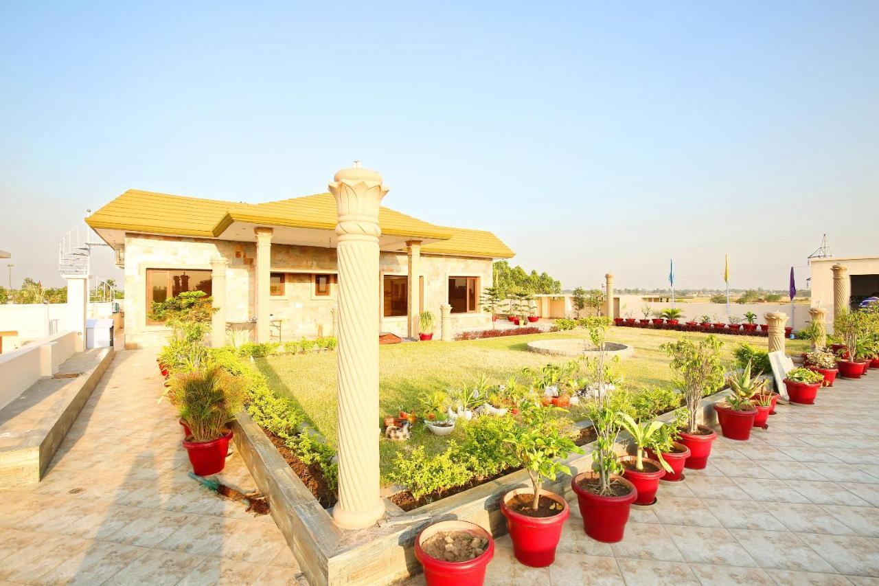 โอโย 36262 อรมาน รีสอร์ต Hotel Shahpur  ภายนอก รูปภาพ